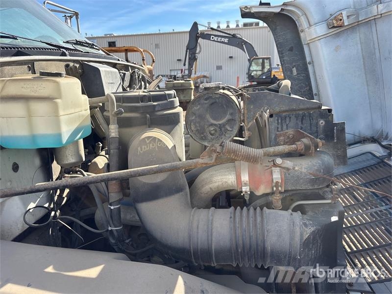 GMC TopKick 4x2 Steam Truck Andre lastbiler