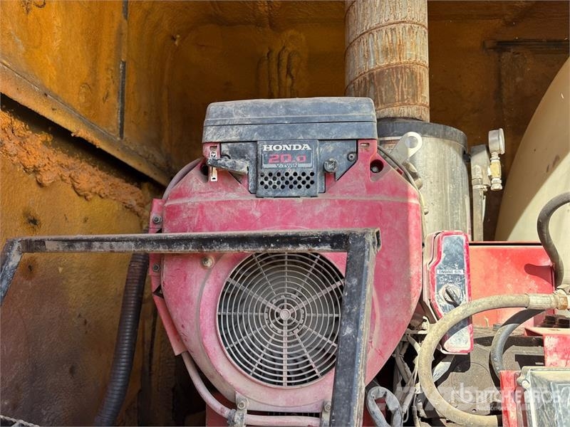 GMC TopKick 4x2 Steam Truck Andre lastbiler