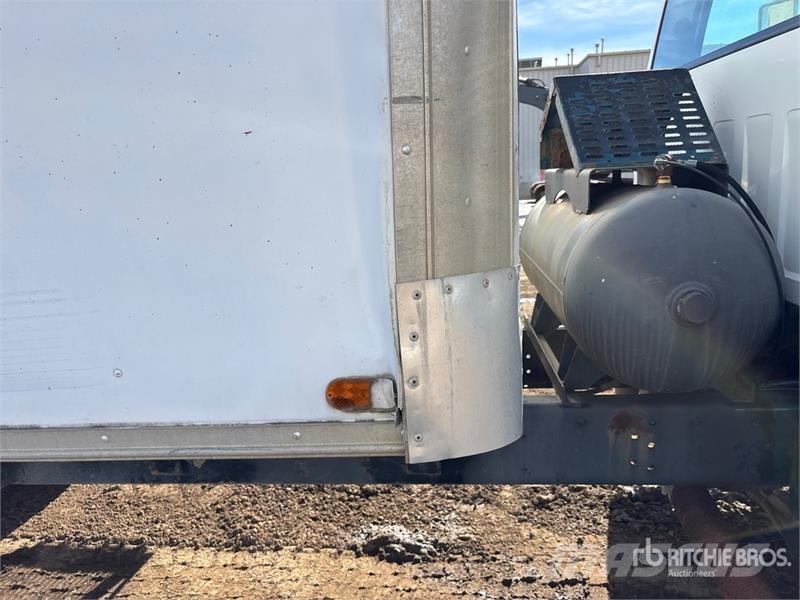 GMC TopKick 4x2 Steam Truck Andre lastbiler