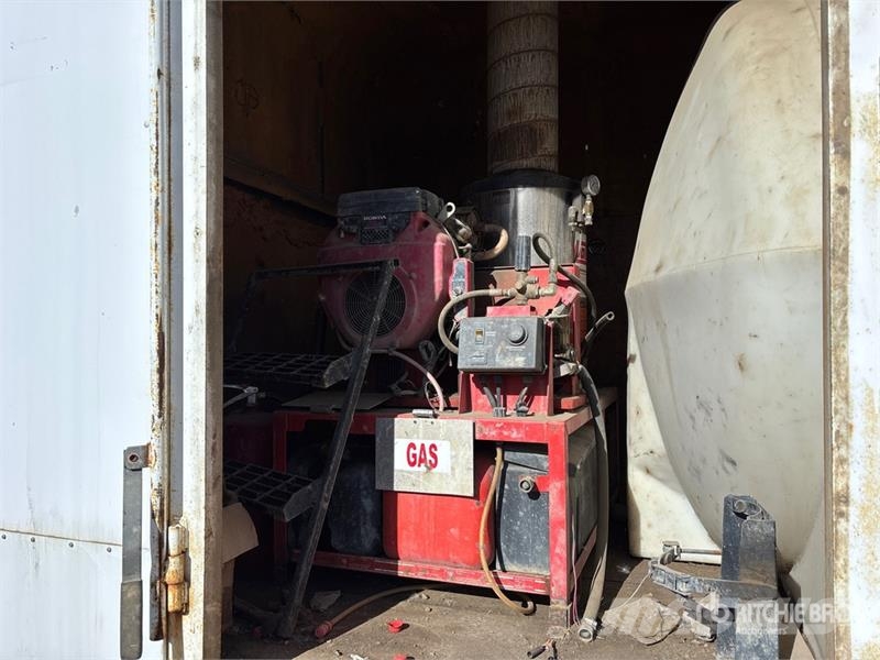 GMC TopKick 4x2 Steam Truck Andre lastbiler