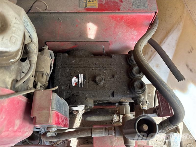 GMC TopKick 4x2 Steam Truck Andre lastbiler