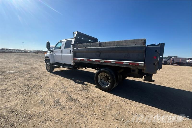 GMC TopKick C5500 4x4 Crew Cab S/A Dump Truck Savivarčių priekabų vilkikai