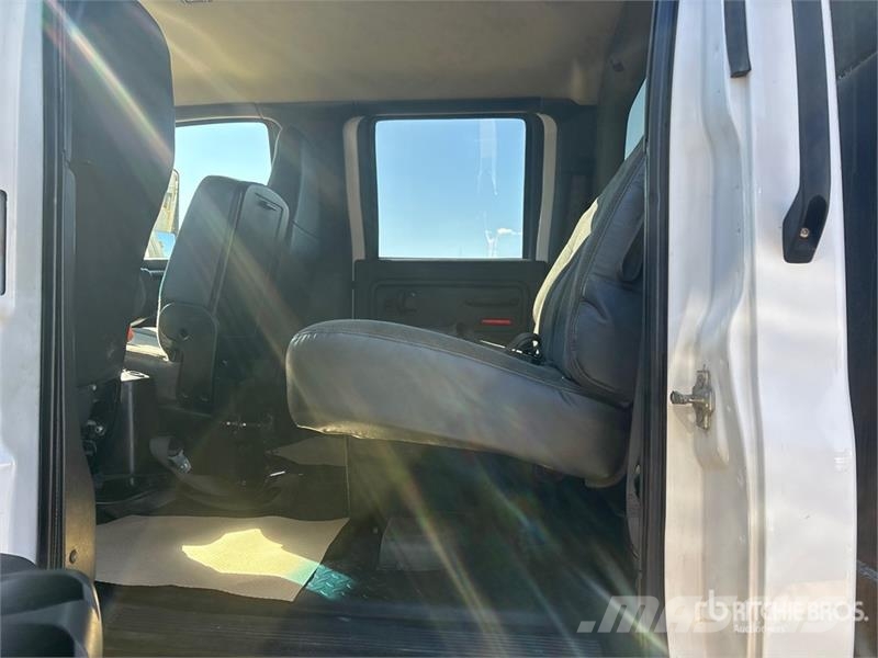GMC TopKick C5500 4x4 Crew Cab S/A Dump Truck Savivarčių priekabų vilkikai