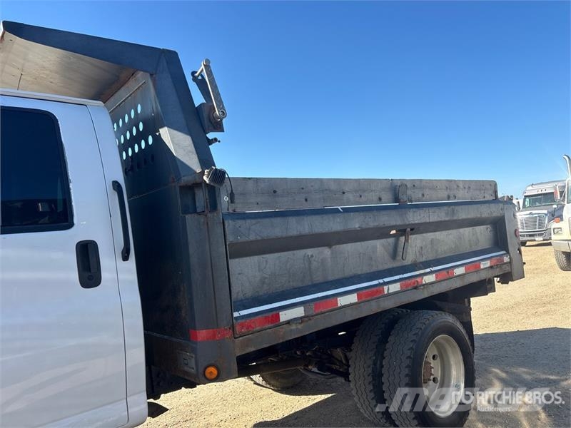 GMC TopKick C5500 4x4 Crew Cab S/A Dump Truck Savivarčių priekabų vilkikai
