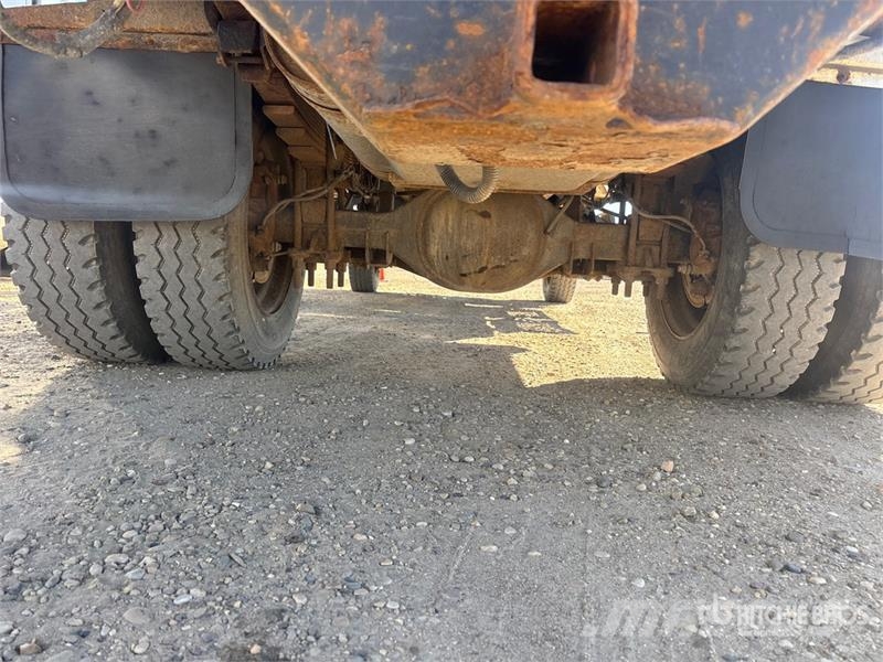 GMC TopKick C5500 4x4 Crew Cab S/A Dump Truck Savivarčių priekabų vilkikai