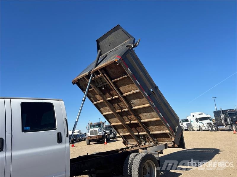 GMC TopKick C5500 4x4 Crew Cab S/A Dump Truck Savivarčių priekabų vilkikai