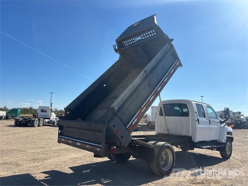 GMC TopKick C5500 4x4 Crew Cab S/A Dump Truck Savivarčių priekabų vilkikai
