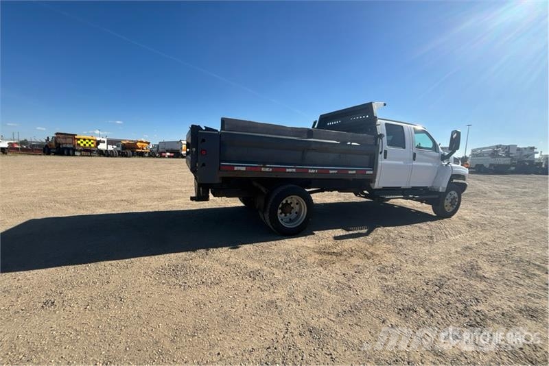 GMC TopKick C5500 4x4 Crew Cab S/A Dump Truck Savivarčių priekabų vilkikai