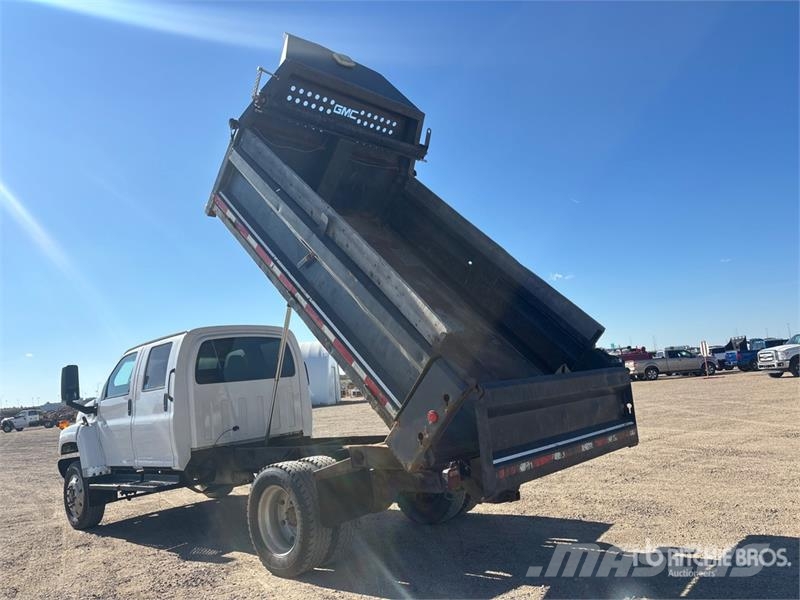 GMC TopKick C5500 4x4 Crew Cab S/A Dump Truck Savivarčių priekabų vilkikai