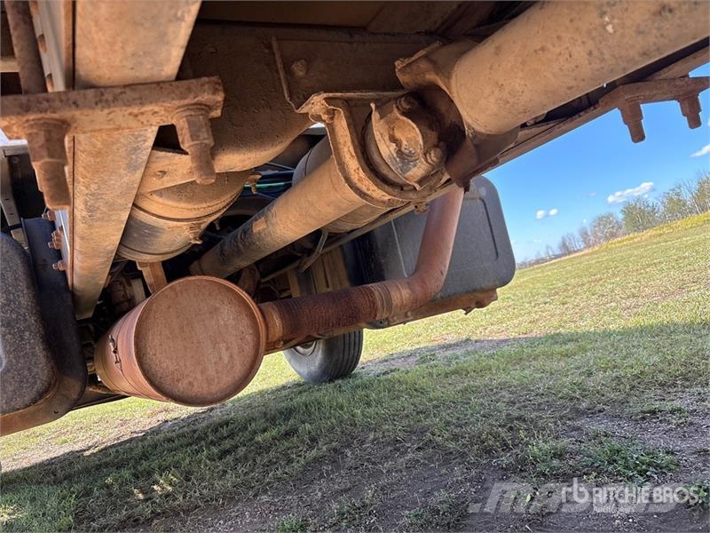 GMC TopKick LoPro Platte bakwagens