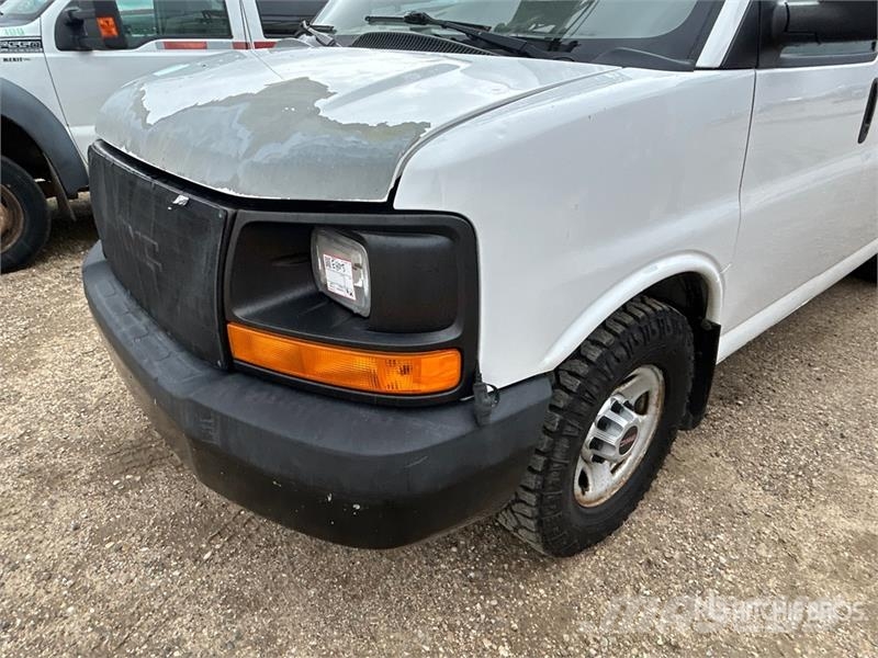 GMC TTS 20-5-GY 31 ft on  GMC G3500 4x2 Van Mounted Ae Truck & Van mounted aerial platforms