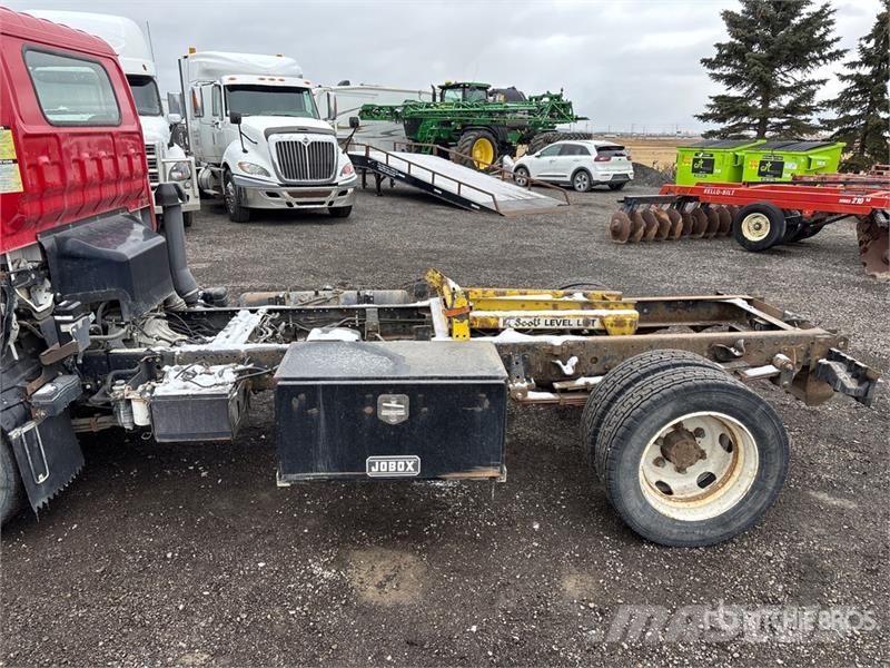 GMC W5500 Kabine i unutrašnjost