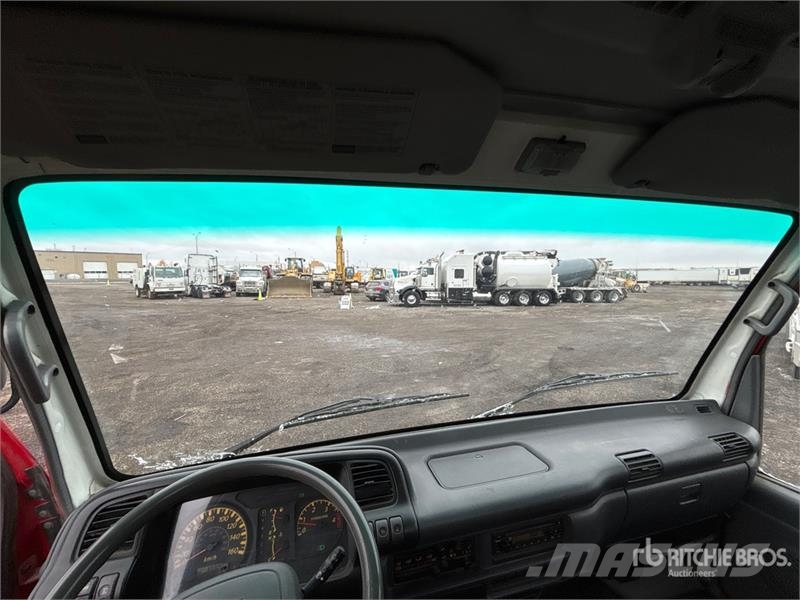 GMC W5500 Kabine i unutrašnjost
