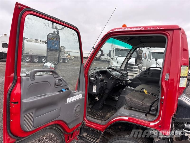GMC W5500 Kabine i unutrašnjost
