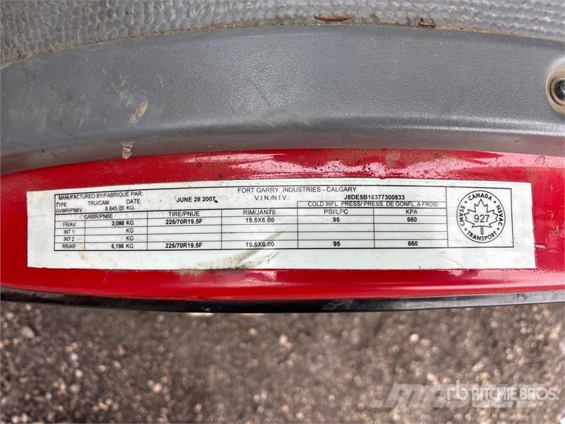 GMC W5500 Kabine i unutrašnjost