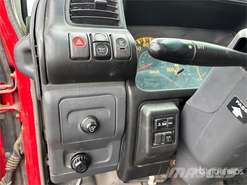 GMC W5500 Kabine i unutrašnjost