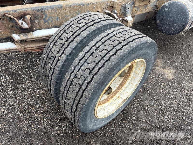 GMC W5500 Kabine i unutrašnjost