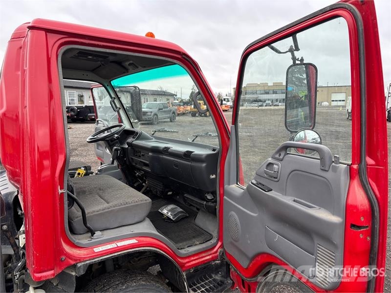 GMC W5500 Kabine i unutrašnjost