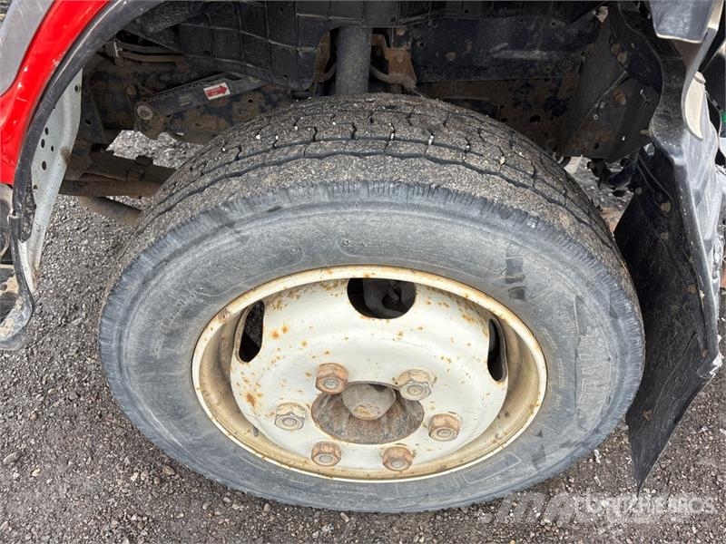 GMC W5500 Kabine i unutrašnjost