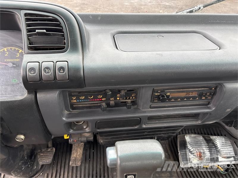 GMC W5500 Kabine i unutrašnjost