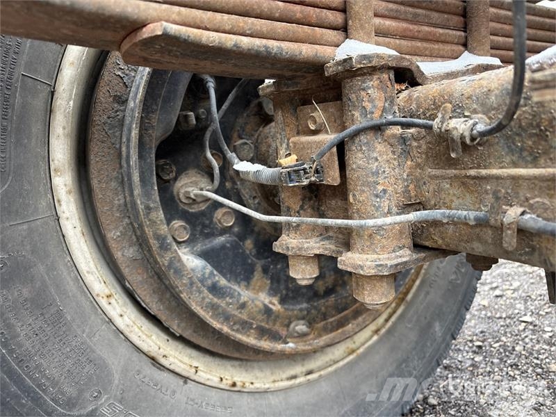GMC W5500 Kabine i unutrašnjost