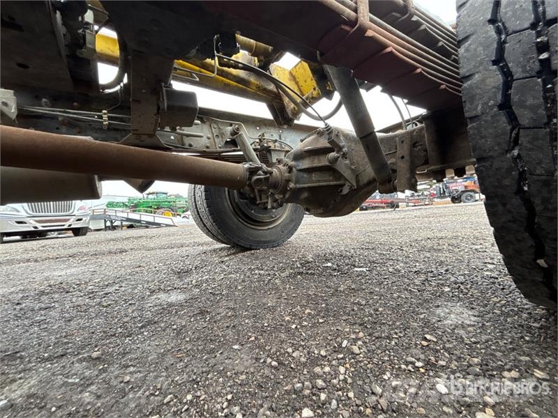 GMC W5500 Kabine i unutrašnjost