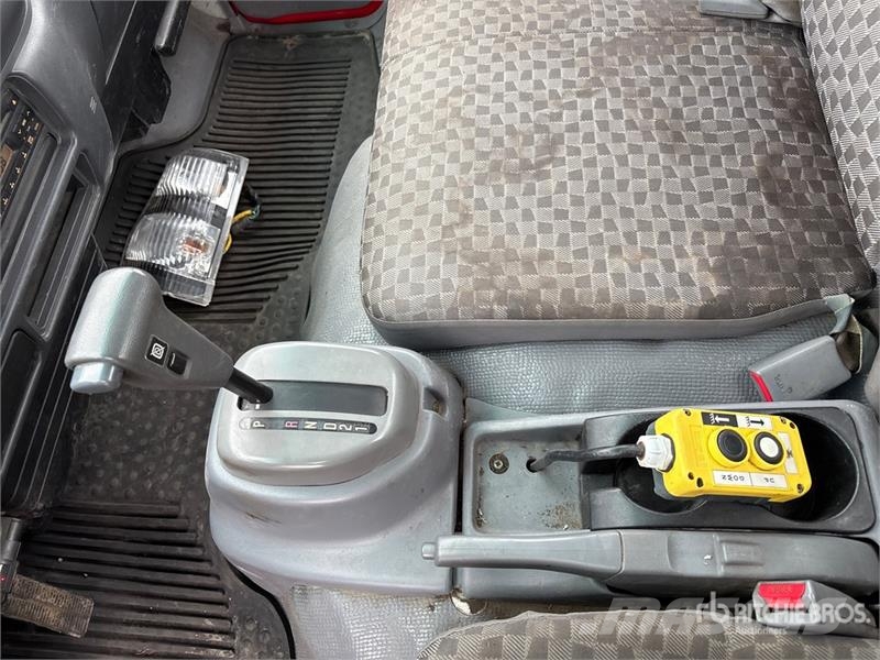 GMC W5500 Kabine i unutrašnjost