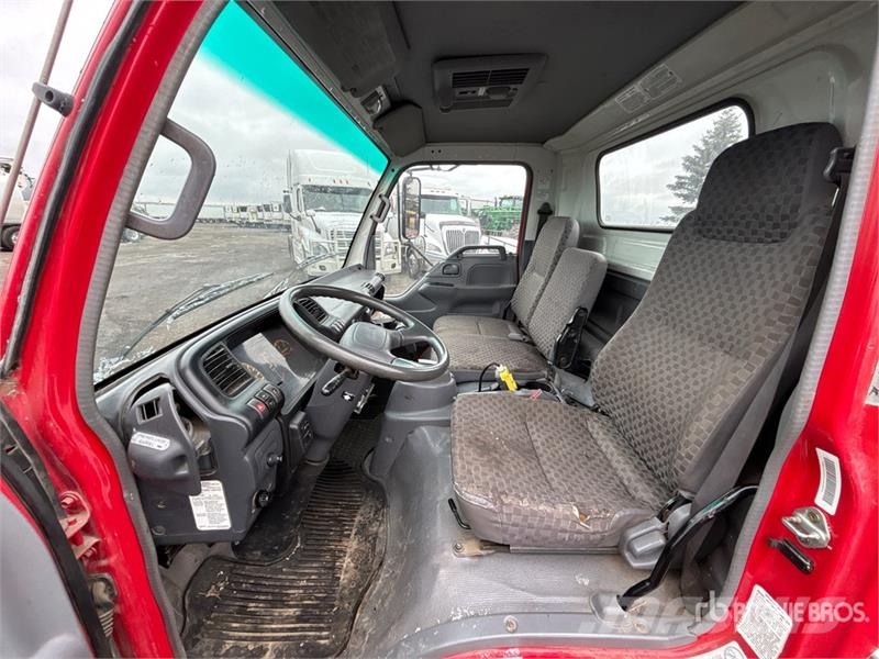 GMC W5500 Kabine i unutrašnjost