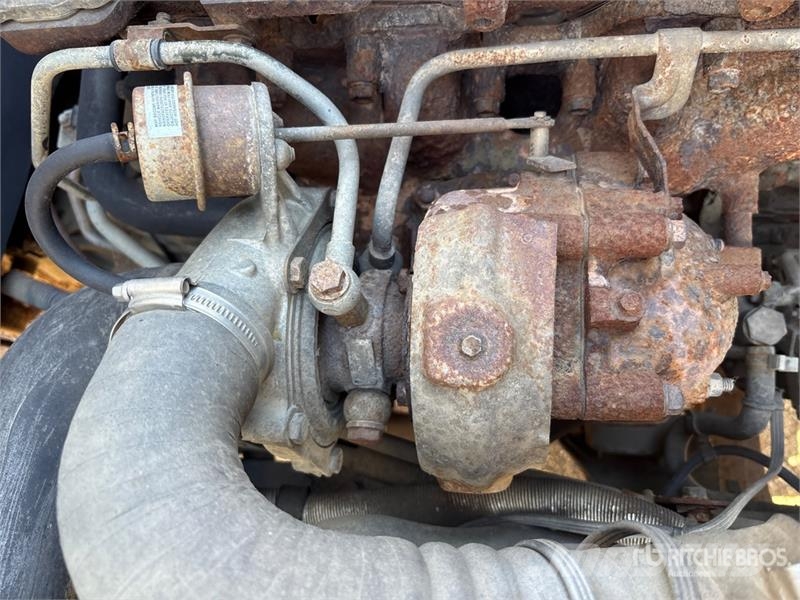 GMC W5500 Tovornjaki s kesonom/platojem