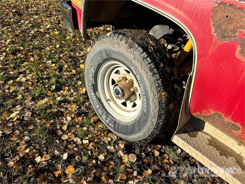 GMC Wrangler 4x4 Pickup Прочие фургоны