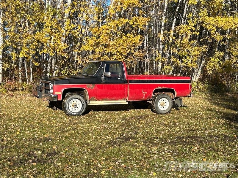GMC Wrangler 4x4 Pickup Прочие фургоны