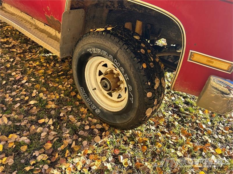 GMC Wrangler 4x4 Pickup Прочие фургоны