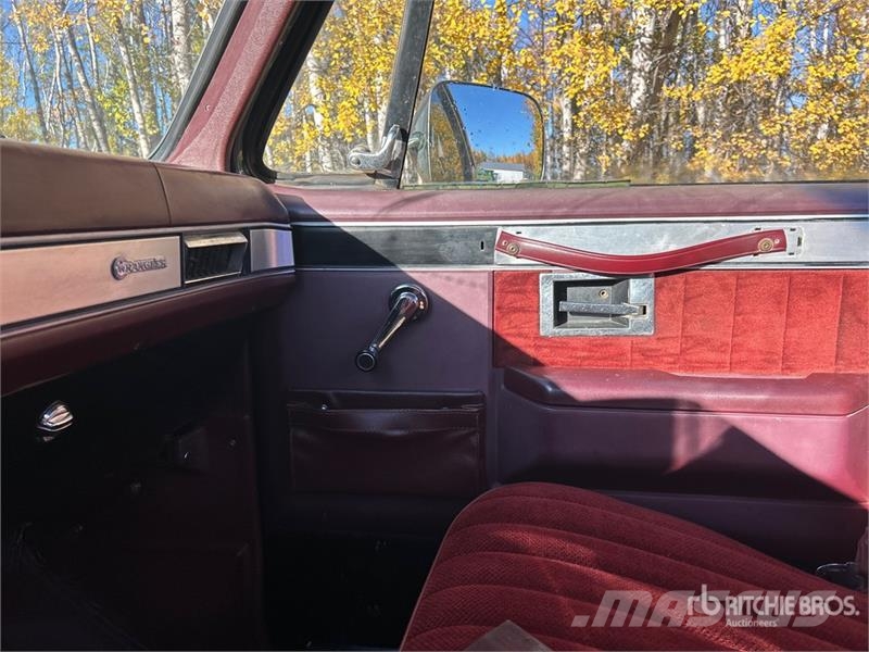 GMC Wrangler 4x4 Pickup Прочие фургоны