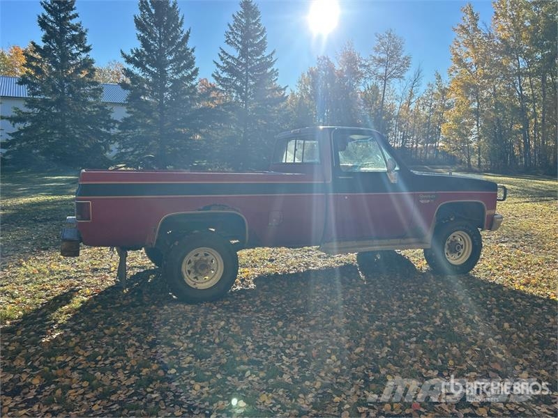 GMC Wrangler 4x4 Pickup Прочие фургоны