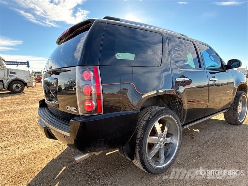 GMC Yukon AWD SUV Auto's