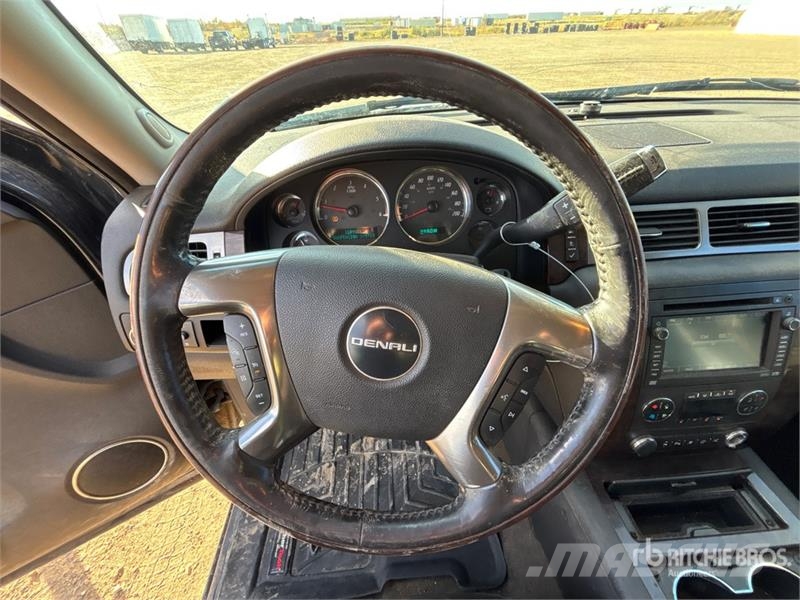 GMC Yukon AWD SUV Auto's