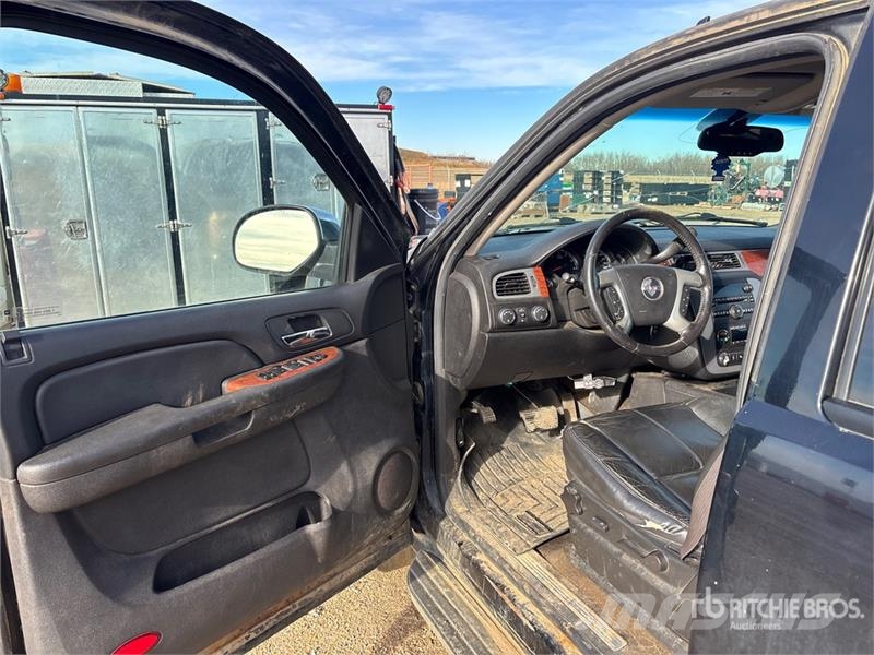 GMC Yukon SLT 4x4 SUV Lengvieji automobiliai
