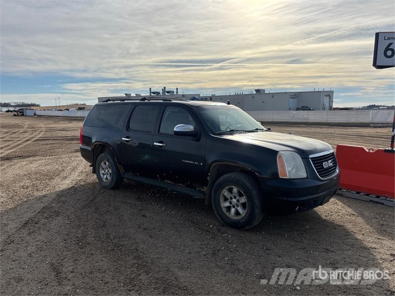 GMC Yukon SLT 4x4 SUV Lengvieji automobiliai