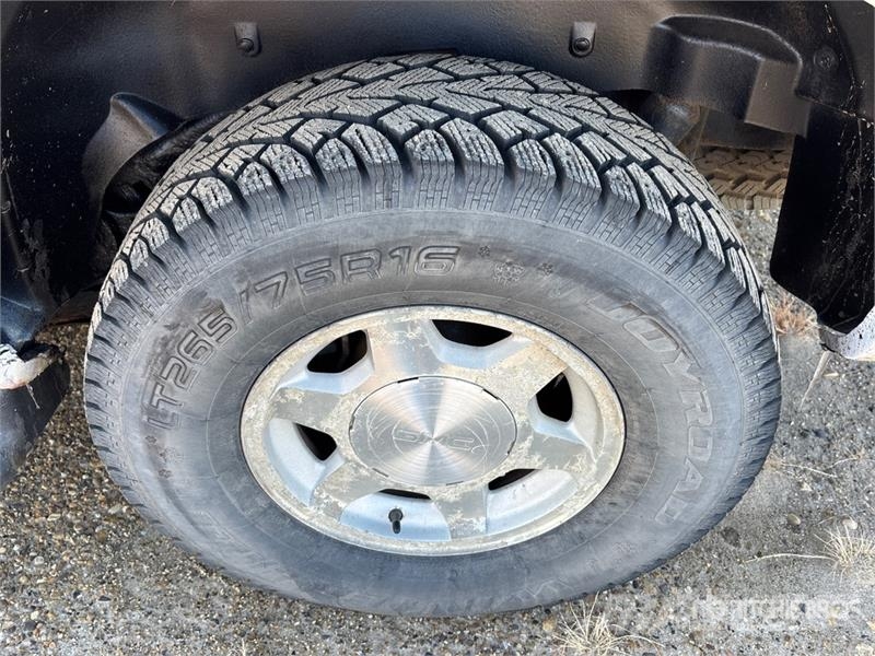 GMC Yukon XL 4WD SUV Avtomobili