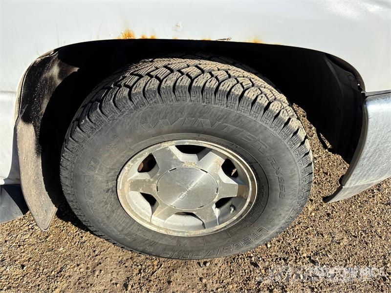 GMC Yukon XL 4WD SUV Avtomobili
