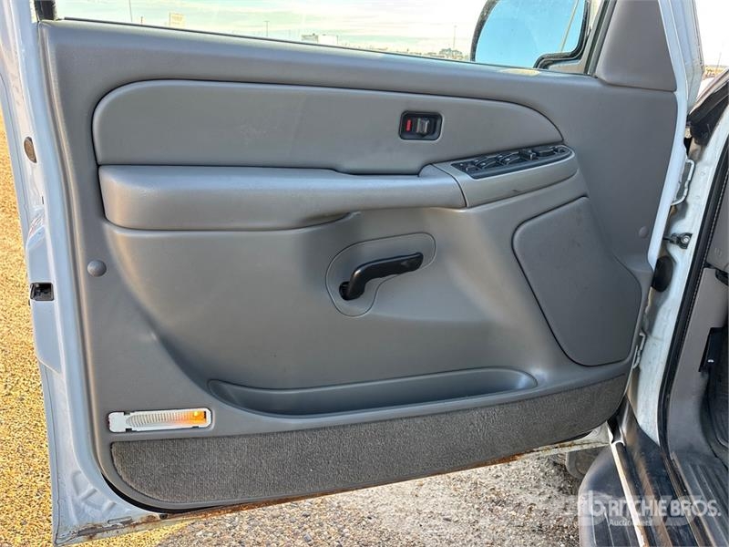 GMC Yukon XL 4WD SUV Avtomobili
