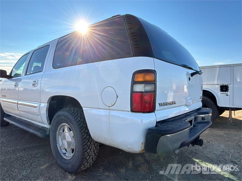 GMC Yukon XL 4WD SUV Avtomobili