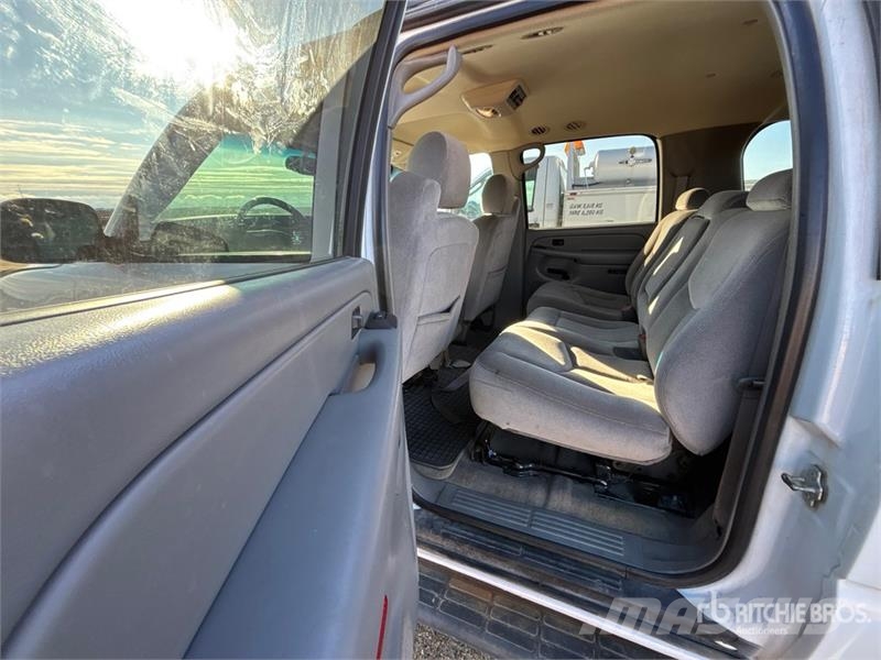 GMC Yukon XL 4WD SUV Avtomobili