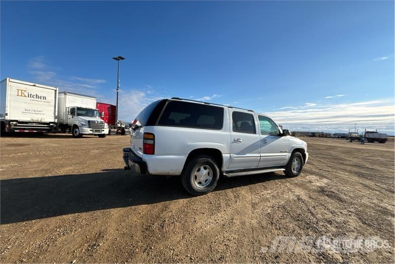 GMC Yukon XL 4WD SUV Avtomobili