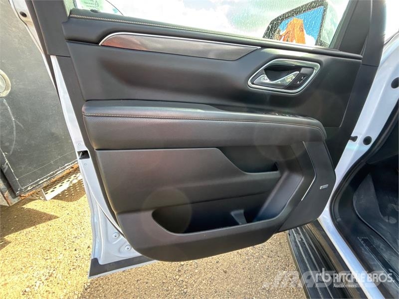 GMC Yukon XL AT4 4WD SUV Automobili