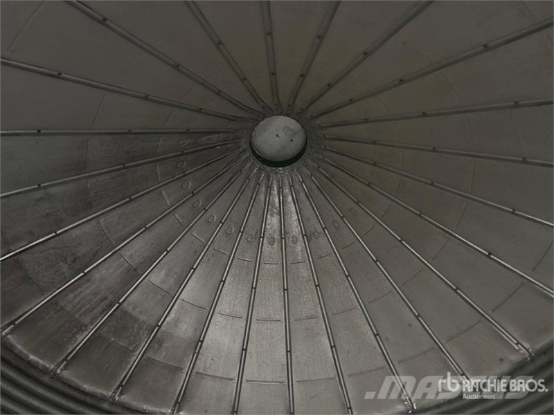 Goebel 2000 Ring Grain Bin Procesadoras de cultivos y unidades de almacenamiento / máquinas - Otros