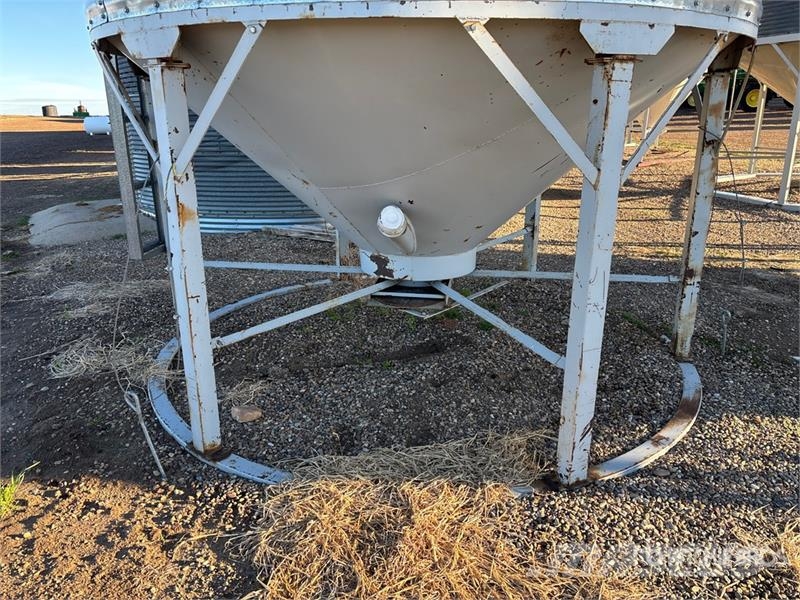 Goebel +/- 800 bu 2 Ring Hopper Grain Bin وحدات / آلات معالجة المحاصيل وتخزينها - أخرى