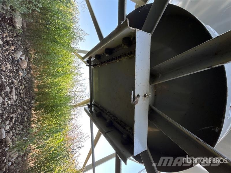 Goebel 8RP18-37-18 +/- 4900 bu 5 Ring Hopper Grain Bin Sonstige Ernte Verarbeitung und -lagerung