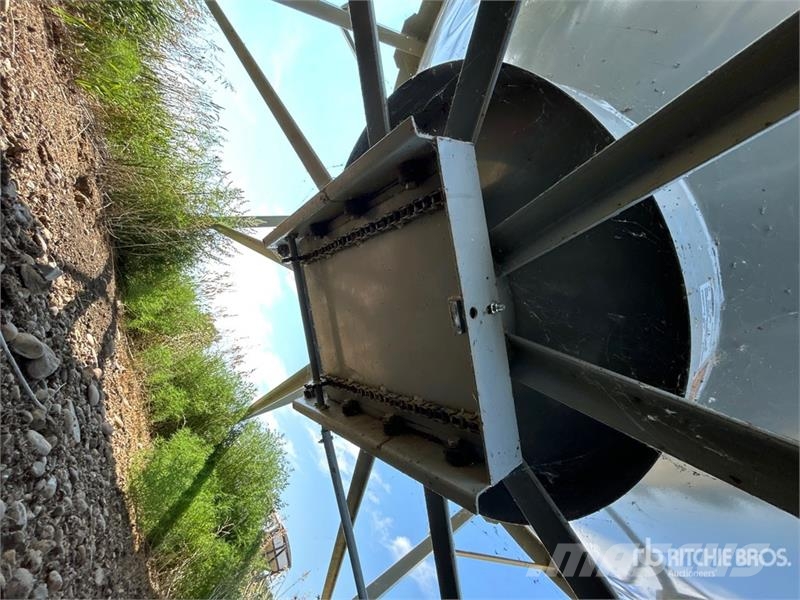 Goebel 8RP18-37-18 +/- 4900 bu 5 Ring Hopper Grain Bin Sonstige Ernte Verarbeitung und -lagerung