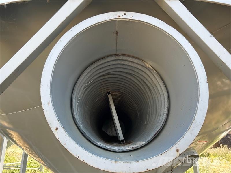 Goebel 8RP18-37-18 +/- 4900 bu 5 Ring Hopper Grain Bin Sonstige Ernte Verarbeitung und -lagerung